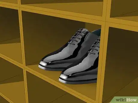 Imagen titulada Clean Patent Leather Step 7