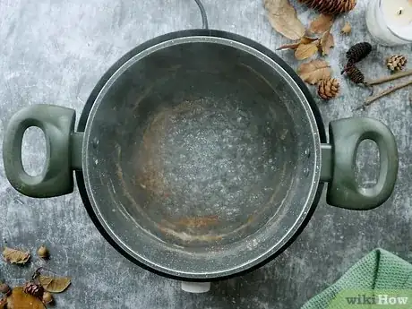 Imagen titulada Melt Candles Step 12