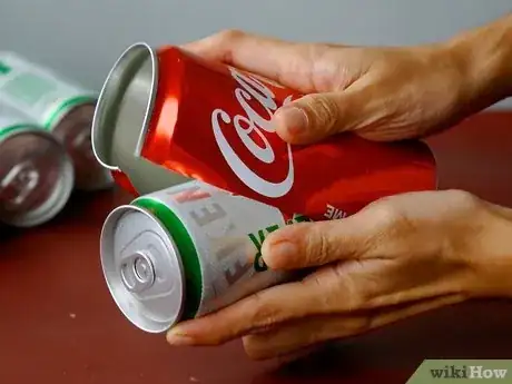 Imagen titulada Disguise Your Beer Can With a Soda Can Step 8