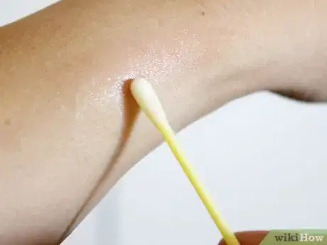 Imagen titulada Use Vitamin E Oil Step 2