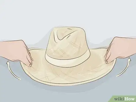 Imagen titulada Shape a Cowboy Hat Step 12