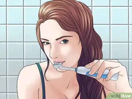 Imagen titulada Use an Electric Toothbrush Step 8