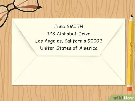 Imagen titulada Address a Letter to France Step 5