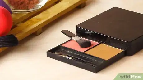 Imagen titulada Make Blush Step 4