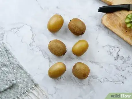 Imagen titulada Tell if a Kiwi Is Ripe Step 8