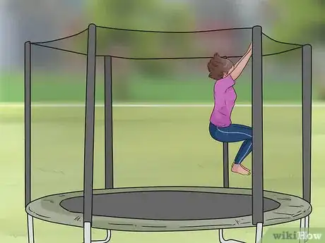 Imagen titulada Flip on the Trampoline Step 19