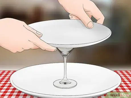 Imagen titulada Make a Cupcake Stand Step 6