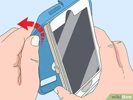 Imagen titulada Open an Otterbox Case Step 4