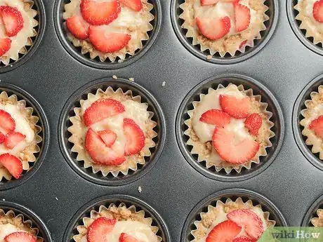 Imagen titulada Make Muffins Step 13