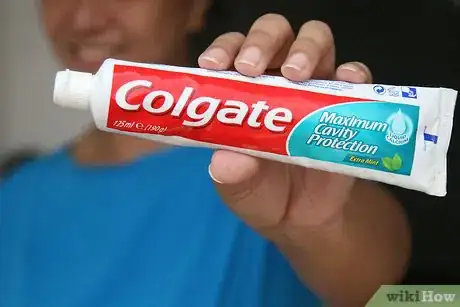 Imagen titulada Apply Toothpaste on Pimples Step 12