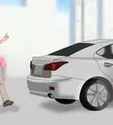 conducir un auto en reversa
