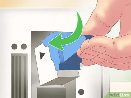 Imagen titulada Refill a Stapler Step 14