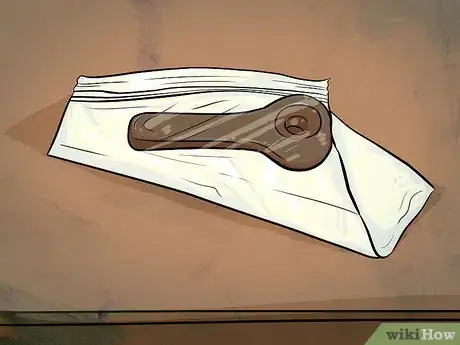 Imagen titulada Clean a Bubbler Pipe Step 8