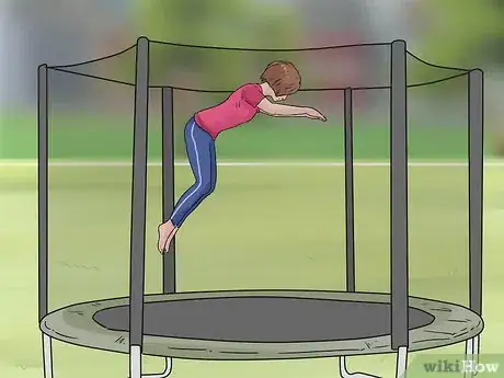 Imagen titulada Flip on the Trampoline Step 16