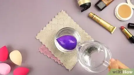 Imagen titulada Clean a Beauty Blender Step 15