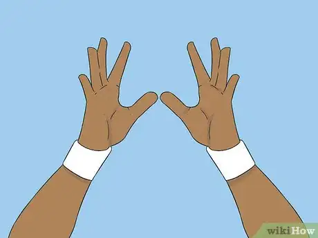Imagen titulada Catch a Football Step 7