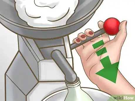 Imagen titulada Fill Lotion Bottles Step 16