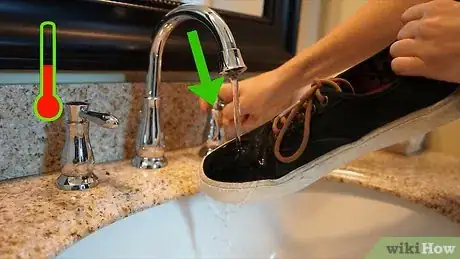 Imagen titulada Clean Vans Step 9