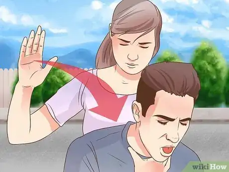 Imagen titulada Help a Choking Victim Step 4