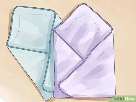 Imagen titulada Swaddle Step 4
