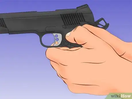 Imagen titulada Grip a Pistol Step 4