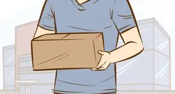 ayudar a un pajarito que ha caído de su nido