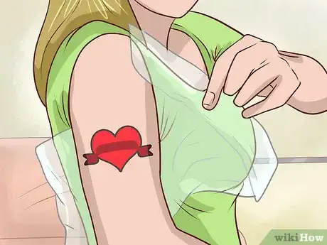 Imagen titulada Take a Shower With a New Tattoo Step 3