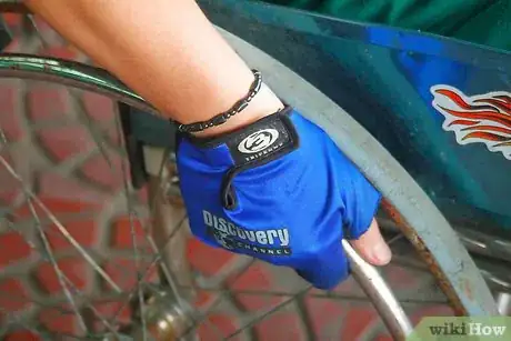 Imagen titulada Use a Manual Wheelchair Step 2
