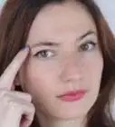 levantar una ceja