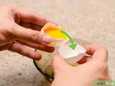 Imagen titulada Separate an Egg Step 12
