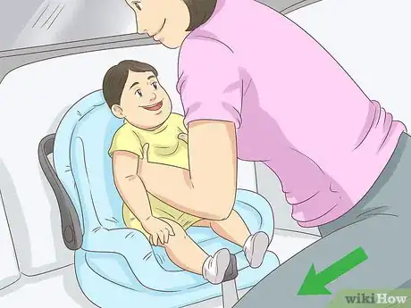 Imagen titulada Lift and Carry a Baby Step 13