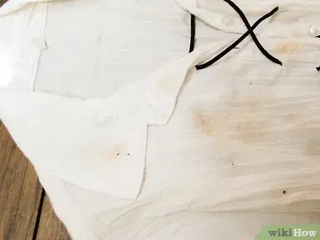 Imagen titulada Make a Pirate Shirt Step 6