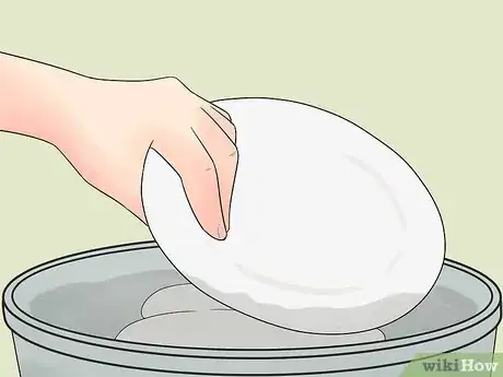 Imagen titulada Conserve Water when Doing Dishes Step 11