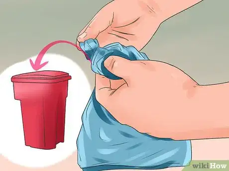 Imagen titulada Pick Up Dog Poop Step 5