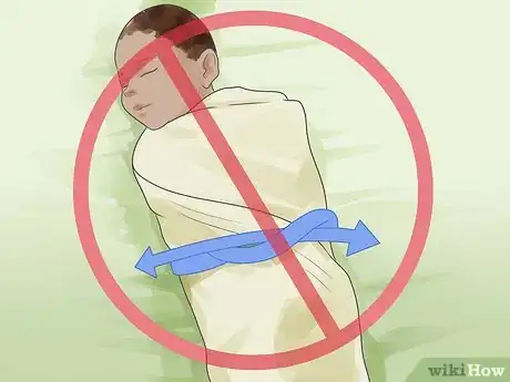 Imagen titulada Swaddle Step 5