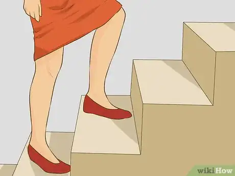 Imagen titulada Avoid an Upskirt Step 8