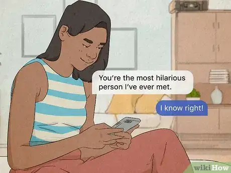 Imagen titulada Respond to a Compliment Text Step 2