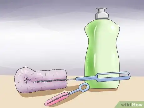 Imagen titulada Wash Baby Bottles Step 2
