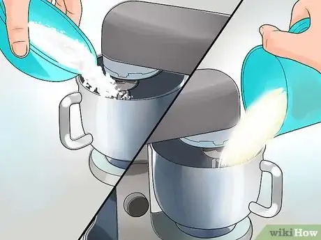 Imagen titulada Make a Black Forest Cake Step 5