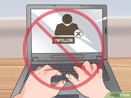 Imagen titulada Ignore Your Sister or Brother Step 8
