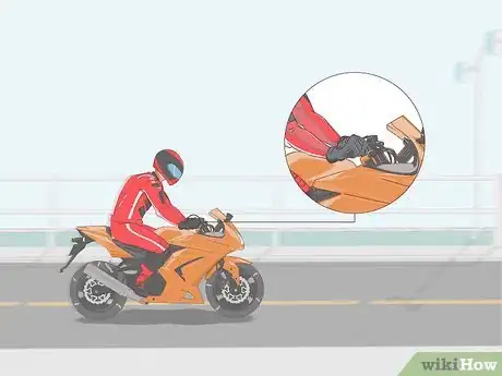 Imagen titulada Perform Clutch Wheelies on a Motorcycle Step 4