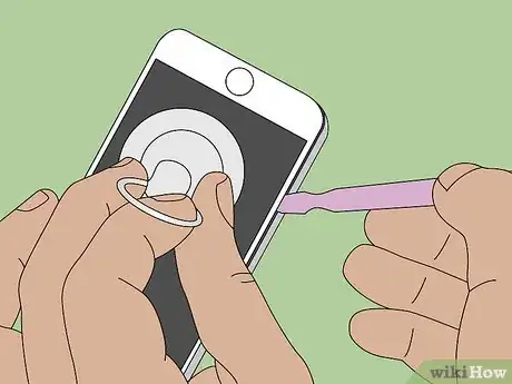 Imagen titulada Replace an iPhone Battery Step 34