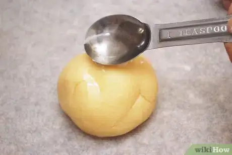 Imagen titulada Fix Dry Cookie Dough Step 2