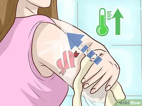 Imagen titulada Take a Shower With a New Tattoo Step 4