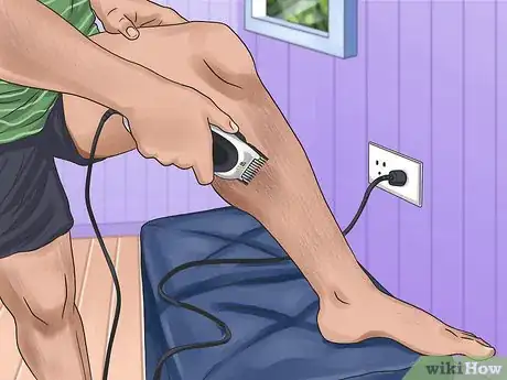 Imagen titulada Trim Leg Hair Using a Trimmer Step 6