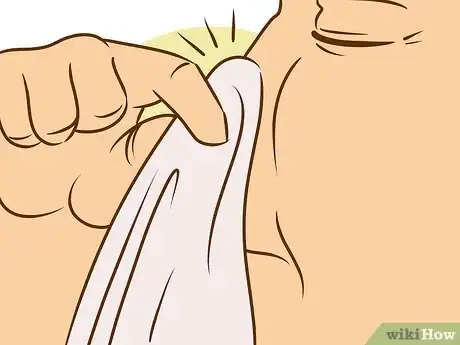 Imagen titulada Stop a Sneeze Step 2