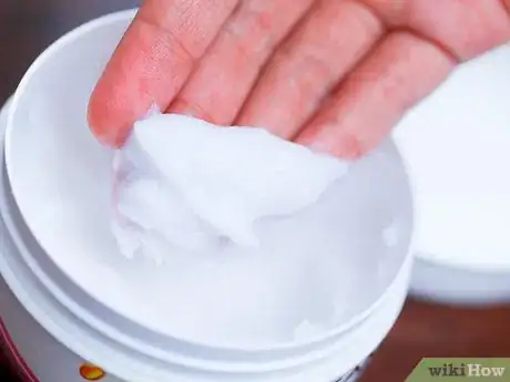 Imagen titulada Apply Conditioner to Your Hair Step 13