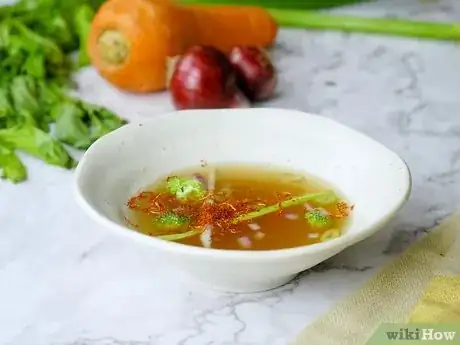 Imagen titulada Make a Basic Consommé Step 21