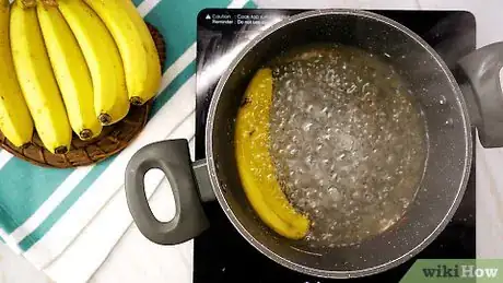 Imagen titulada Use Banana Peels Step 5