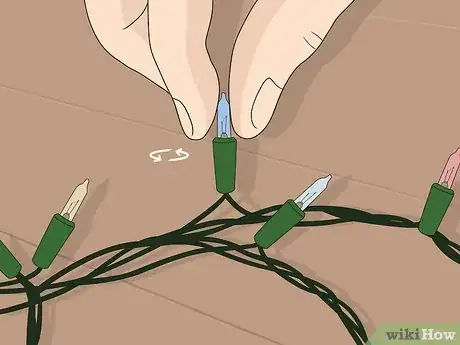 Imagen titulada Fix Christmas Lights Step 16